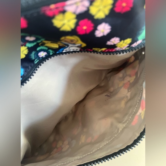 Kipling X Disney Alice In Wonderland Printed Alvar Crossbody Bag - Picture 13 of 15